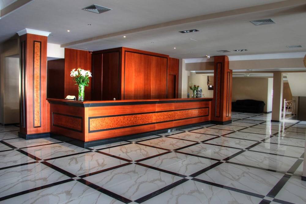 Grand Meteora Hotel 1