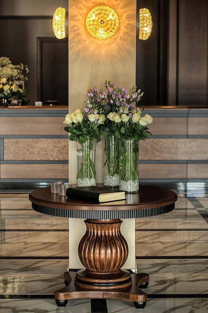 Grand Meteora Hotel 2