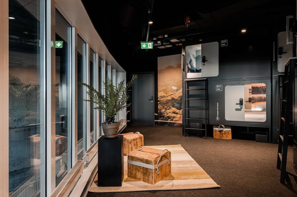 Capsule Hotel - Zurich Airport 1