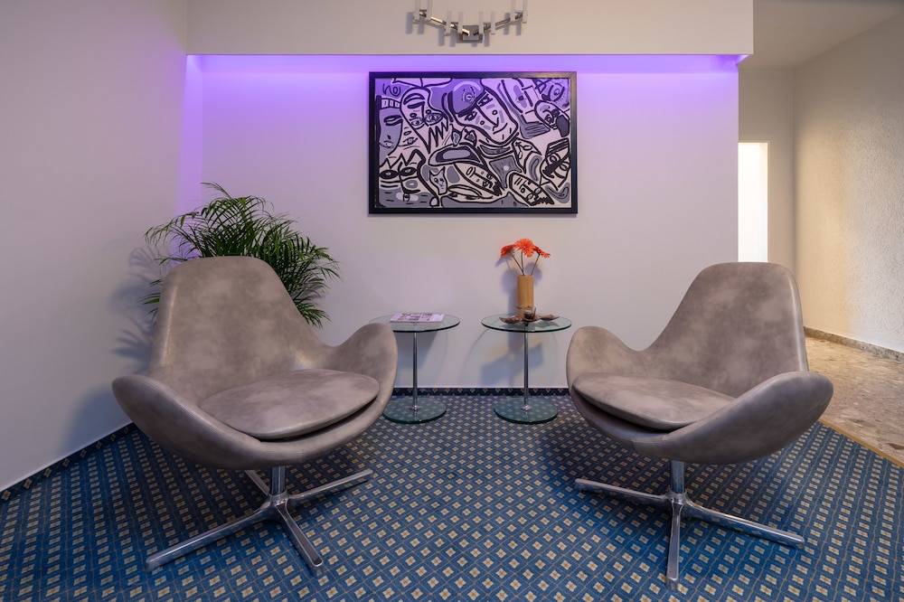 Confour Hotel 2