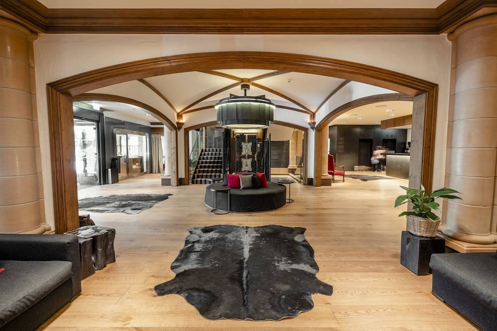 Luxurious Alpine Getaway at Park Hotel Gstaad 1