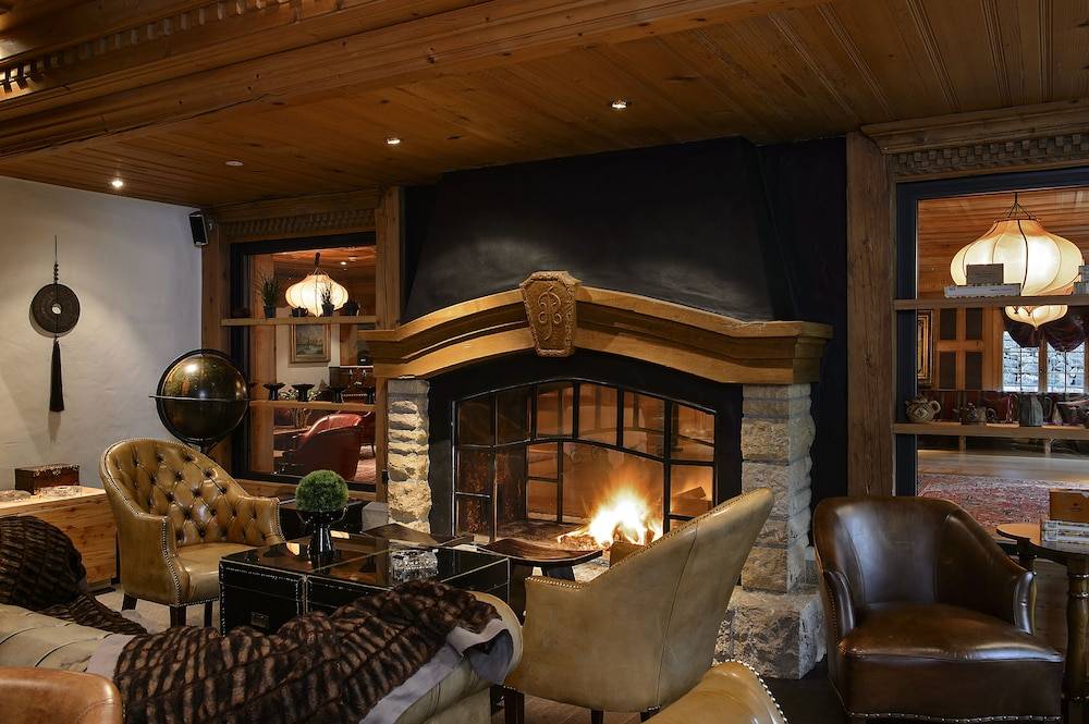 Luxurious Alpine Getaway at Park Hotel Gstaad 2