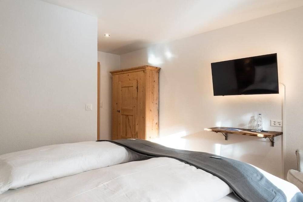 Typically Swiss Hotel Ermitage 2