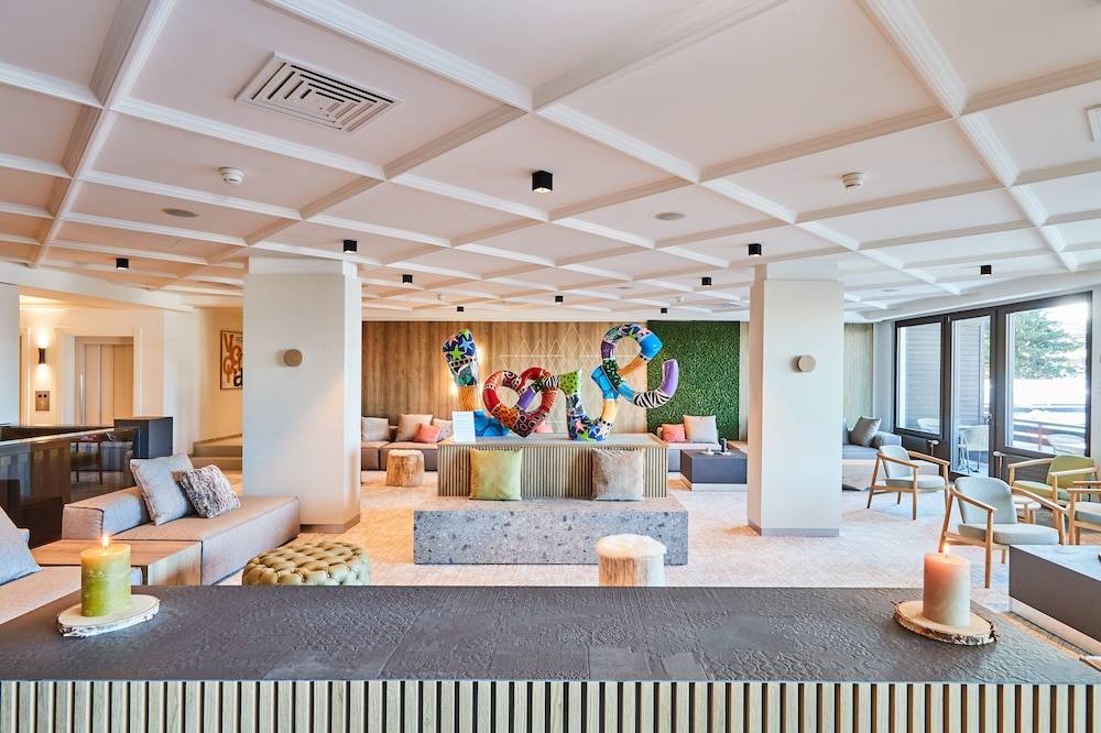 Victoria Hotel & Residence 2