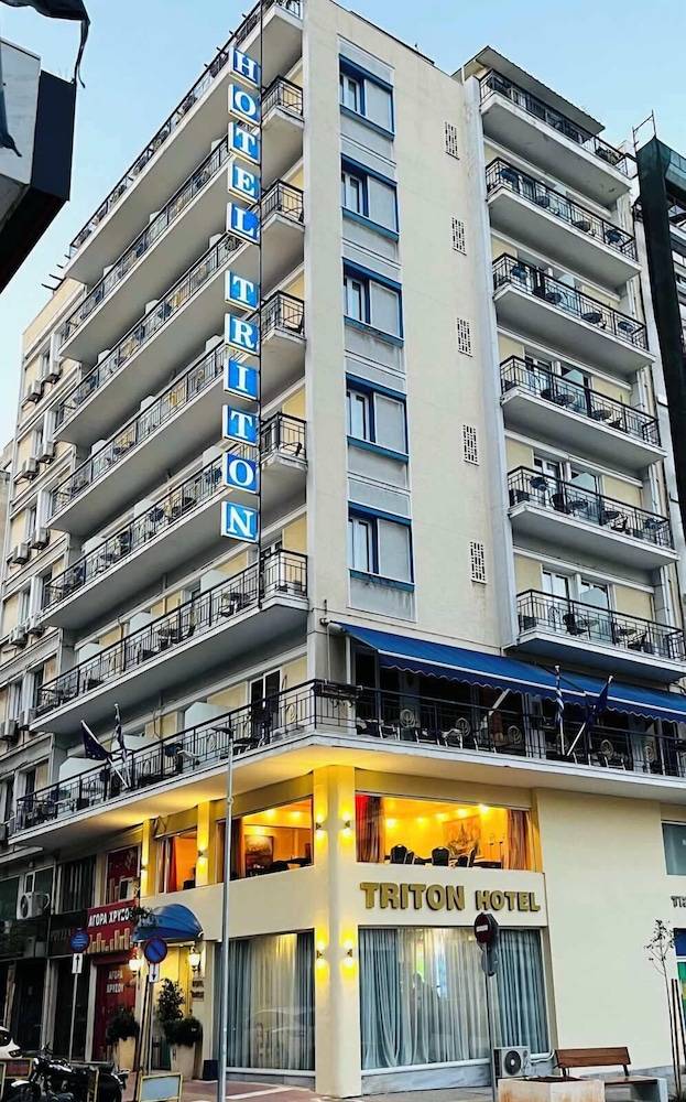Triton Hotel Piraeus 1