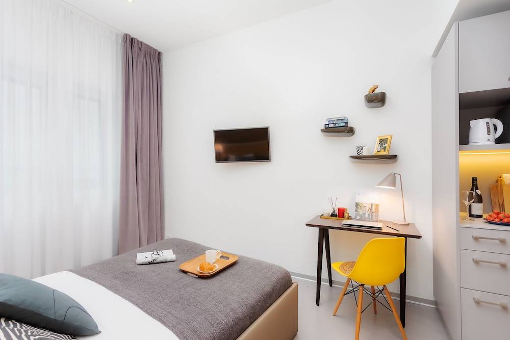 VISIONAPARTMENTS Vevey - self check-in 2