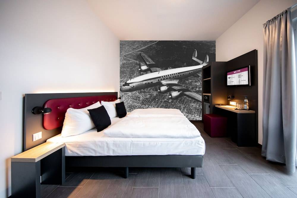 SMARTY Airport Cologne Hotel - KONTAKTLOSER SELF CHECK-IN 2