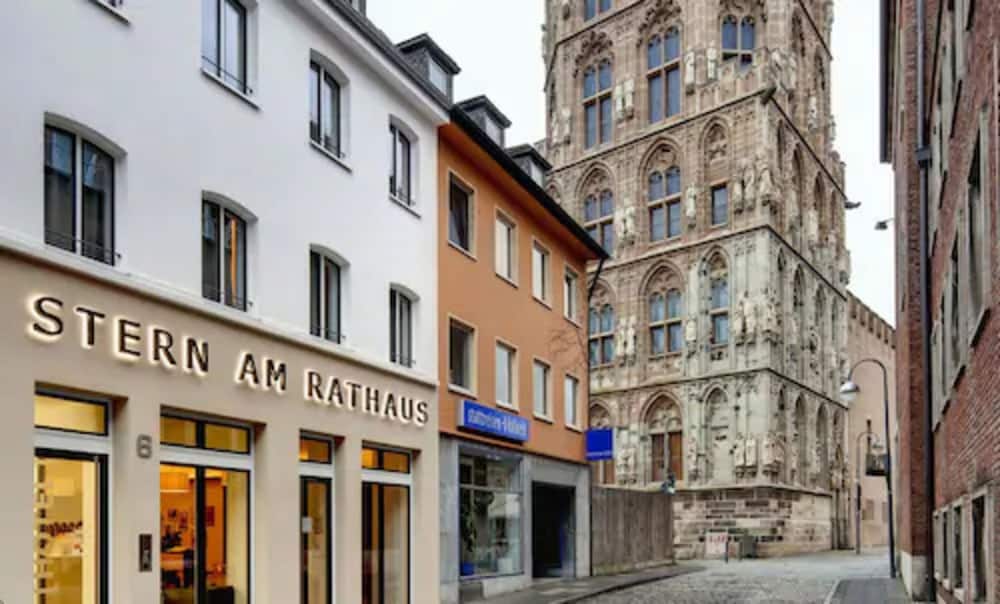 Stern am Rathaus 1
