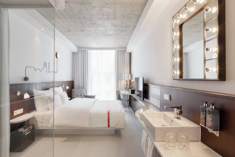 Ruby Ella Hotel Cologne by IHG 2
