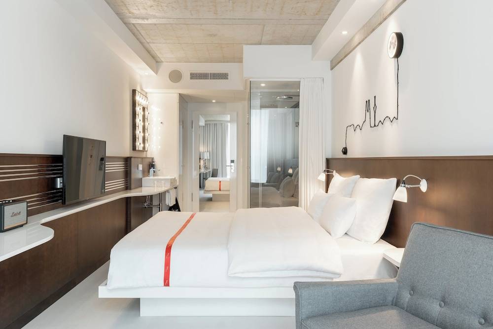 Ruby Ella Hotel Cologne by IHG 2
