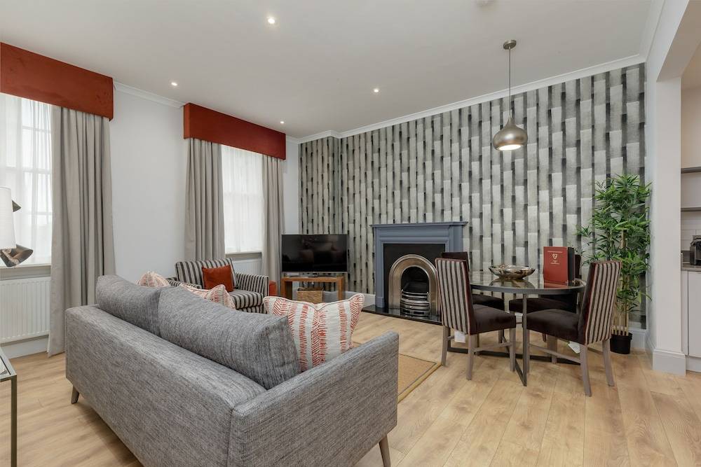 Destiny Scotland - Princes Street Residence 2
