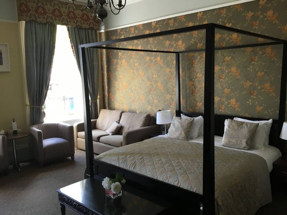 The Salisbury Hotel 1