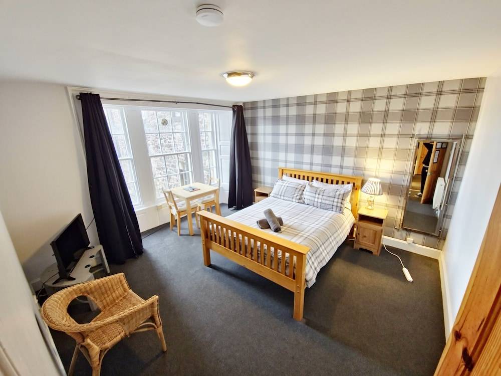 Edinburgh Backpackers - over 18s only 1