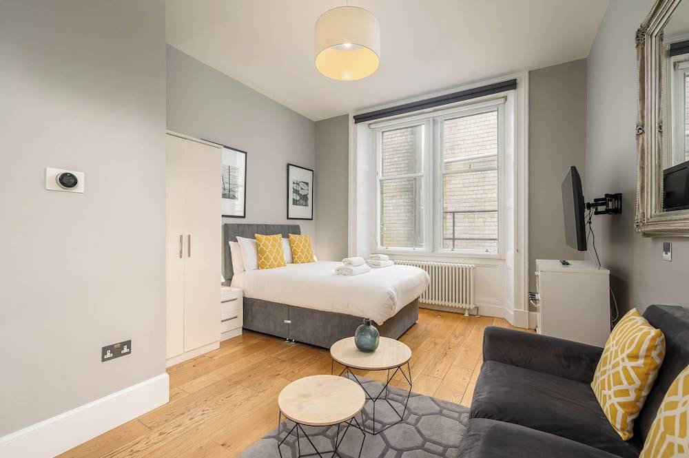 Destiny Scotland - St Andrew Square Apartments 2