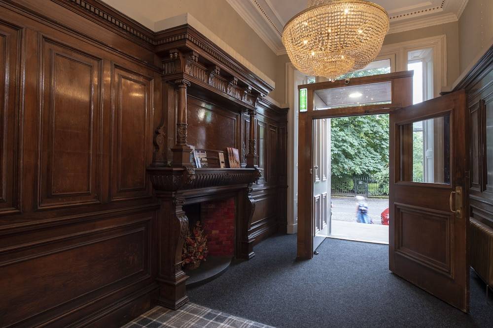 Grosvenor Suites 2