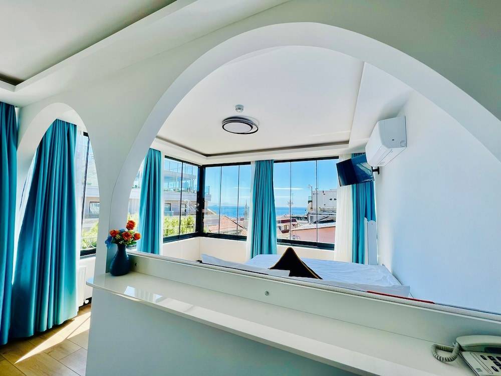 Apex Hotel 1