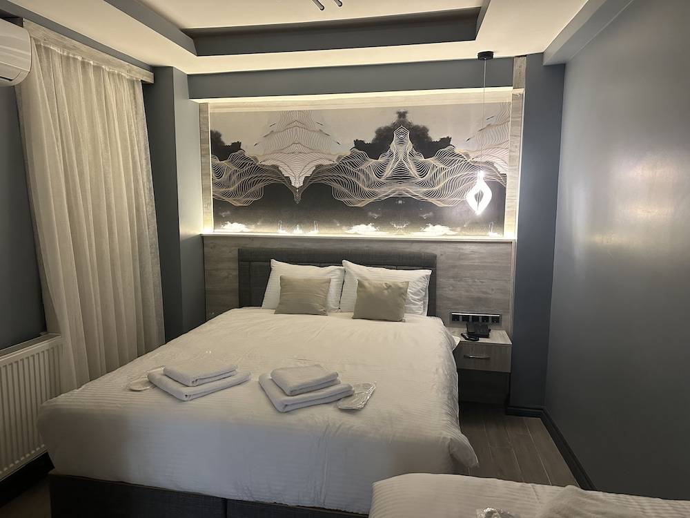 Blue Moonrise Hotel 1