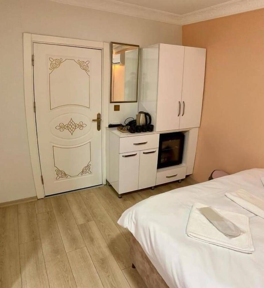 AVRASYAQUEEN HOTEL 2