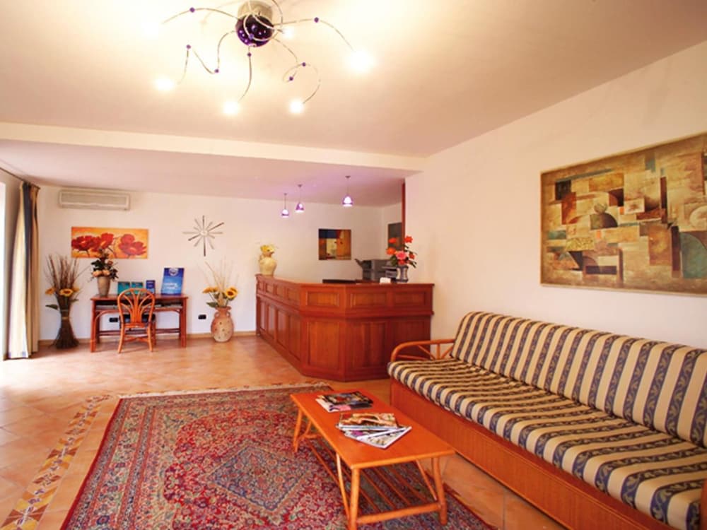 Oasis Hotel Residence Resort 2