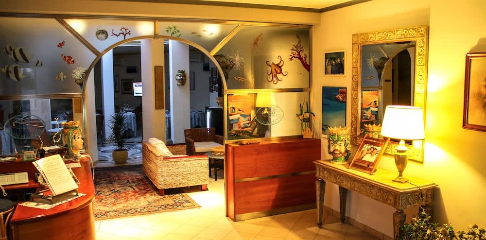 Hotel Il Faro Della Guitgia Tommasino 2