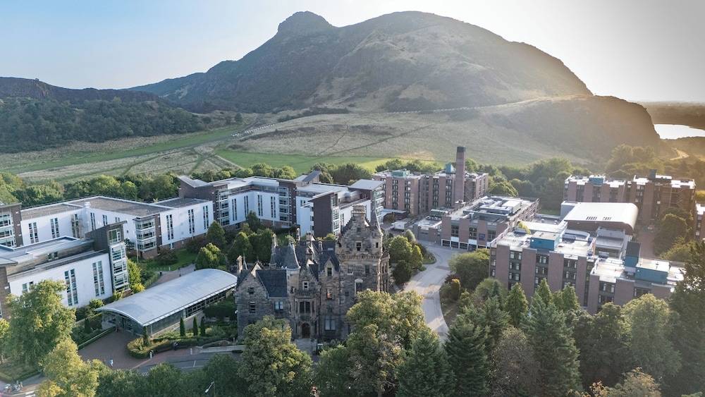 Summer Stays at The University of Edinburgh 1