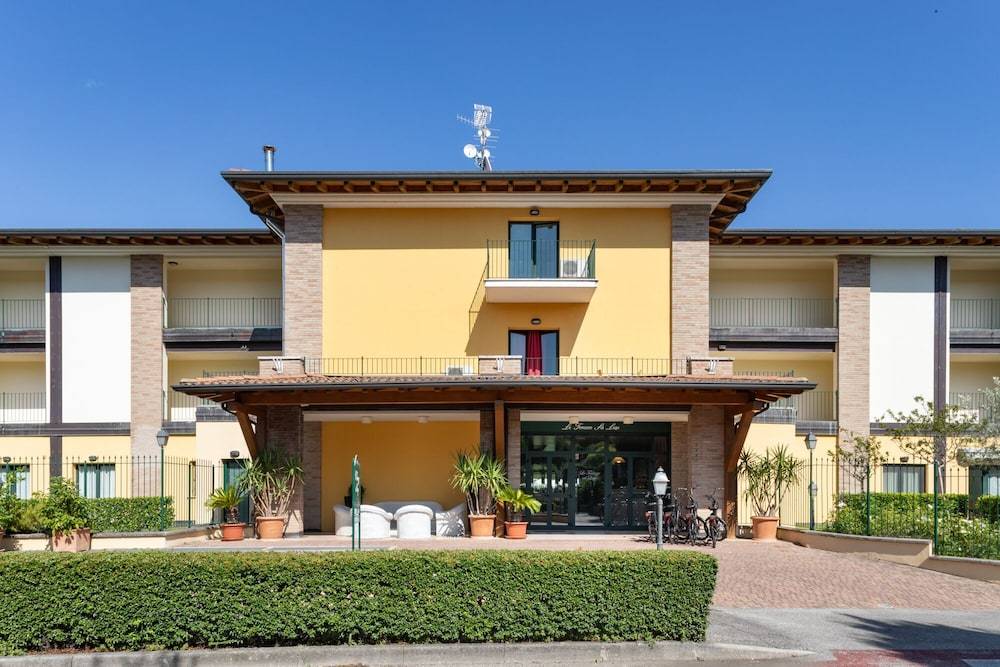 Le Terrazze sul Lago Hotel & Residence 1