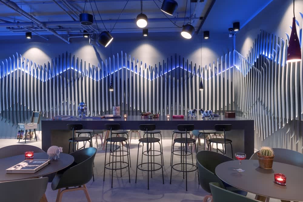 Moxy Edinburgh Airport 2