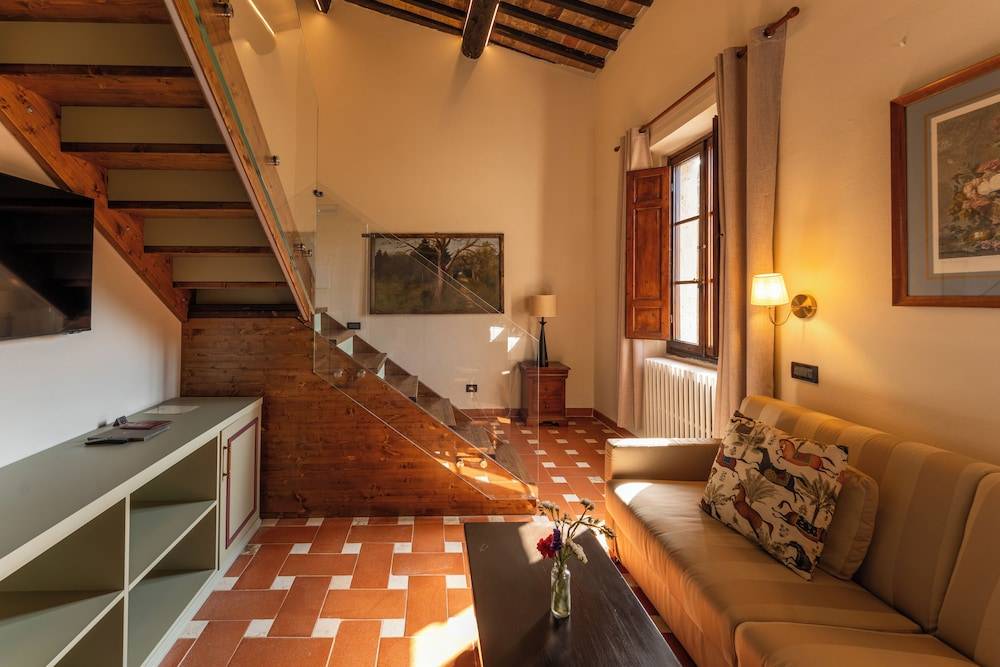 Borgo San Luigi 1