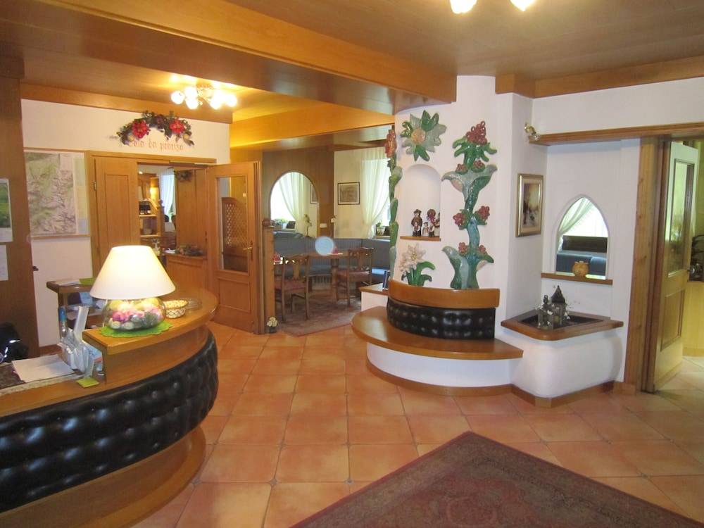 Hotel Alpina 2