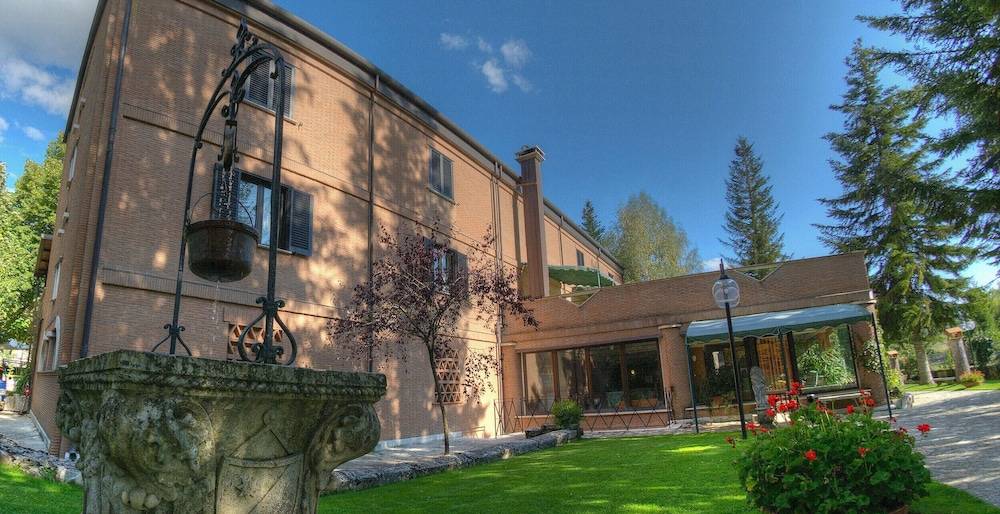 LH Albergo il Picchio 1