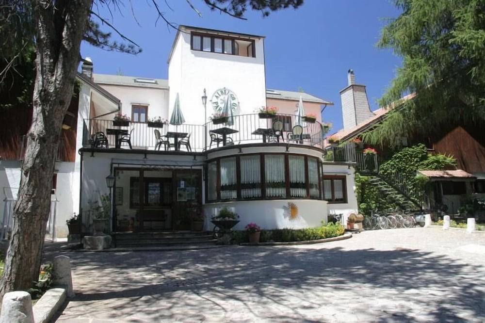 LH Albergo il Paradiso 1