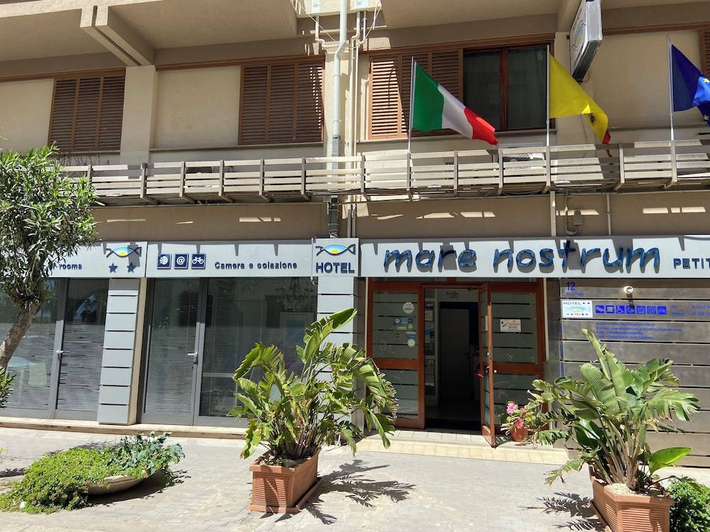 Mare Nostrum Petit Hôtel 1