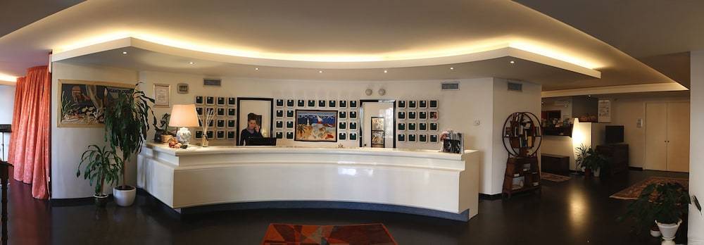 International Hotel & Suite 2