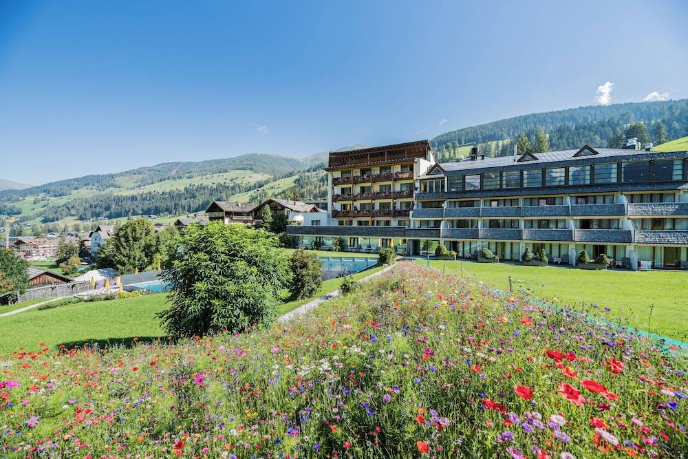 Family Resort Rainer Sexten 1