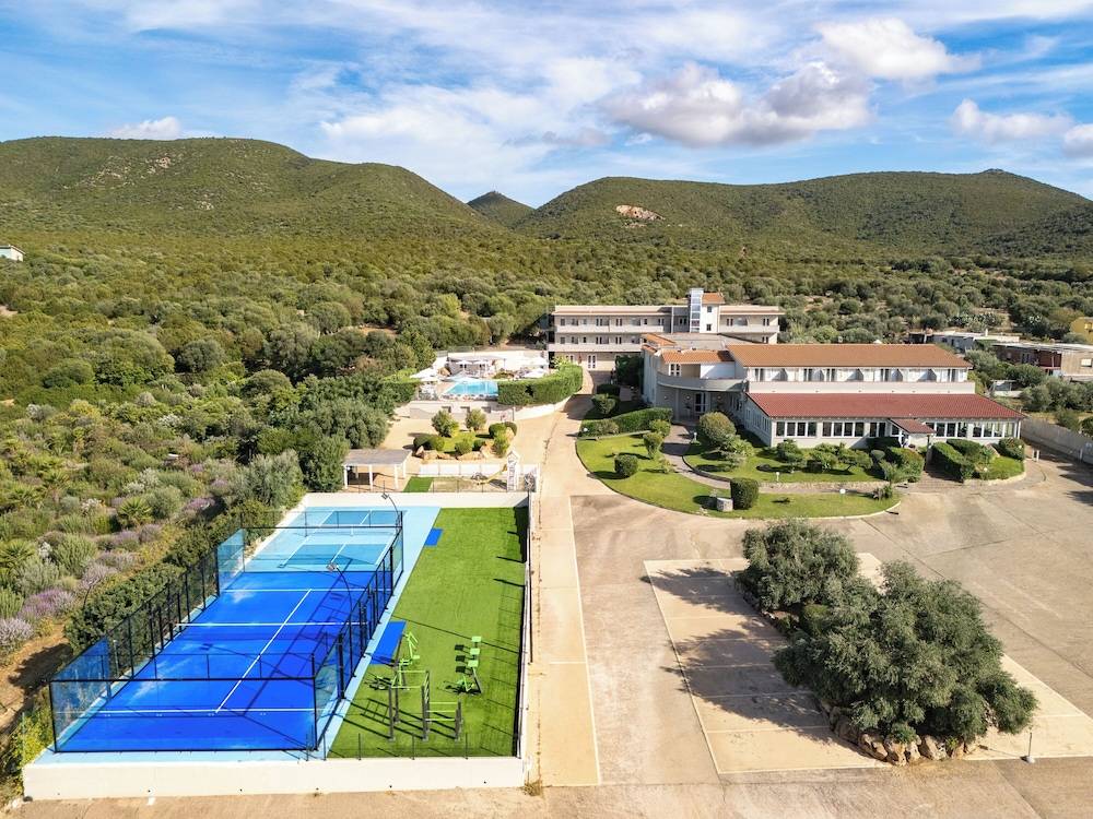Lu' Hotel Porto Pino 1
