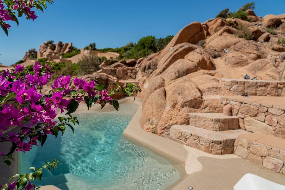 Costa Paradiso Resort 1
