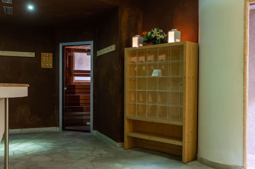 Hotel Alpine Mugon 1