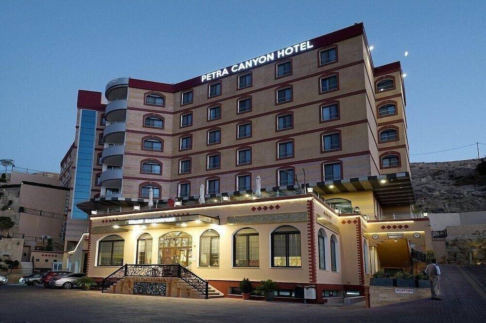Petra Canyon Hotel 1