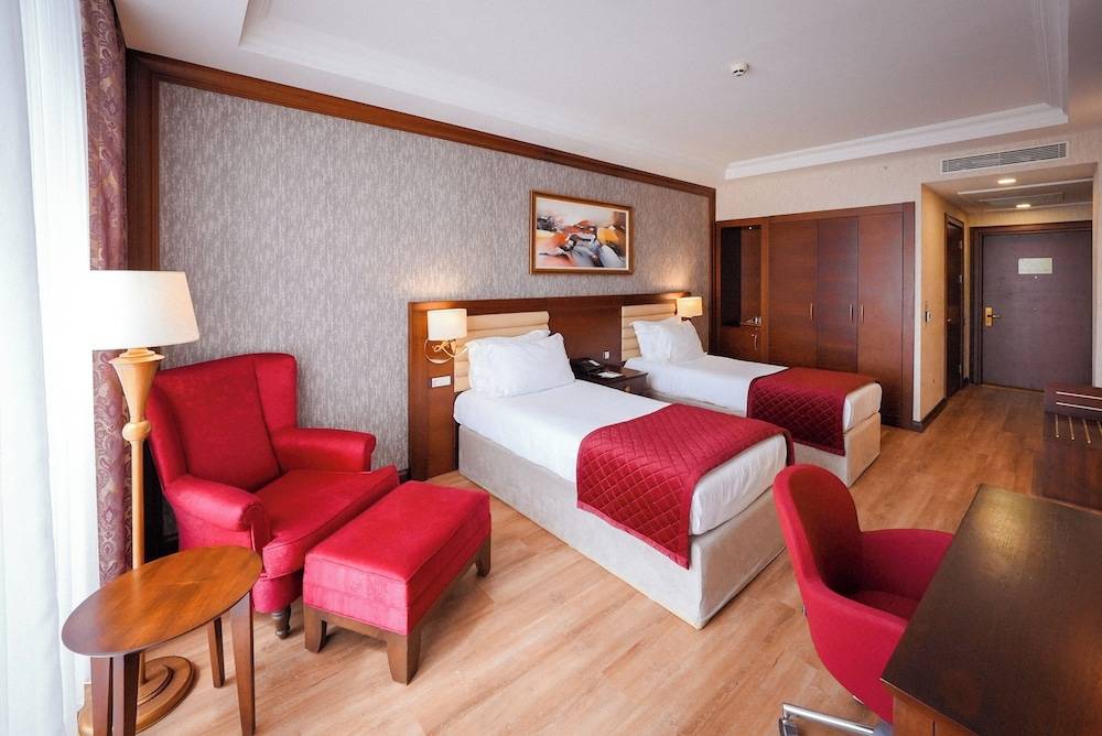 Wellborn Luxury Hotel 2