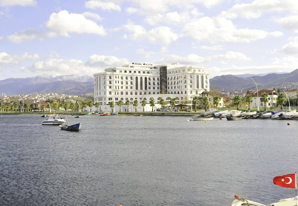 Wellborn Luxury Hotel 1