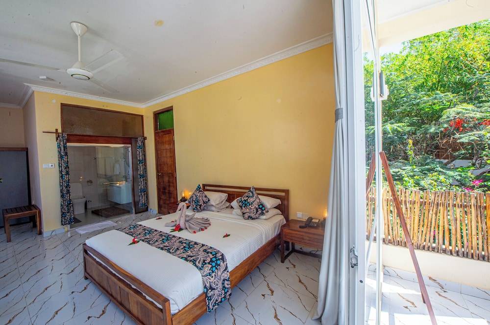 Double A Nungwi Beach Hotel - Beach Front 2