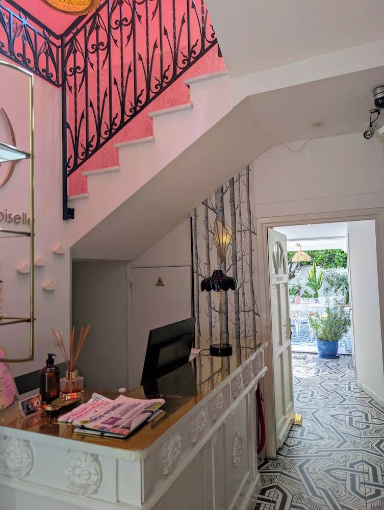 Hôtel Mademoiselle 2