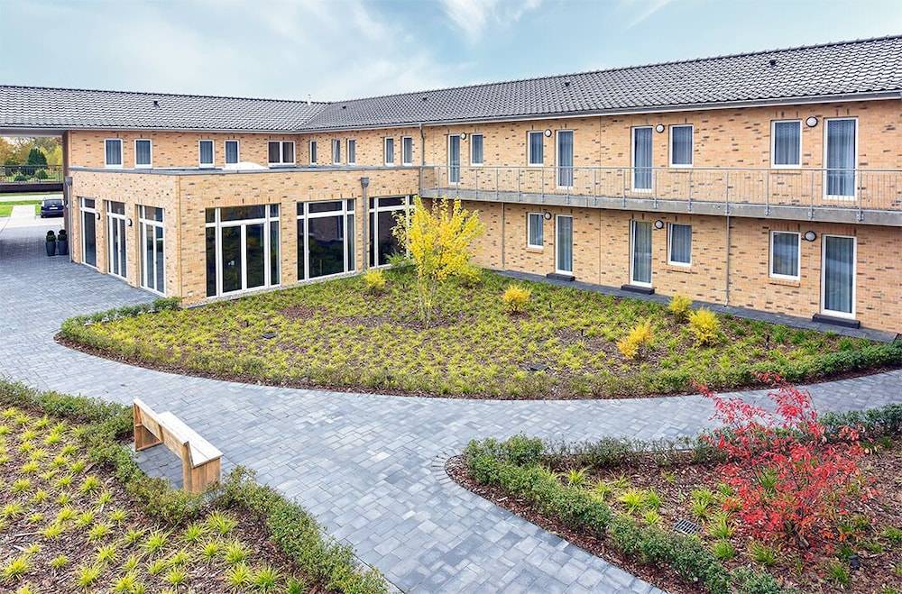 PRIMA Inn HOTEL & HOF NEURUPPIN - digitales & rezeptionsloses Motel 1