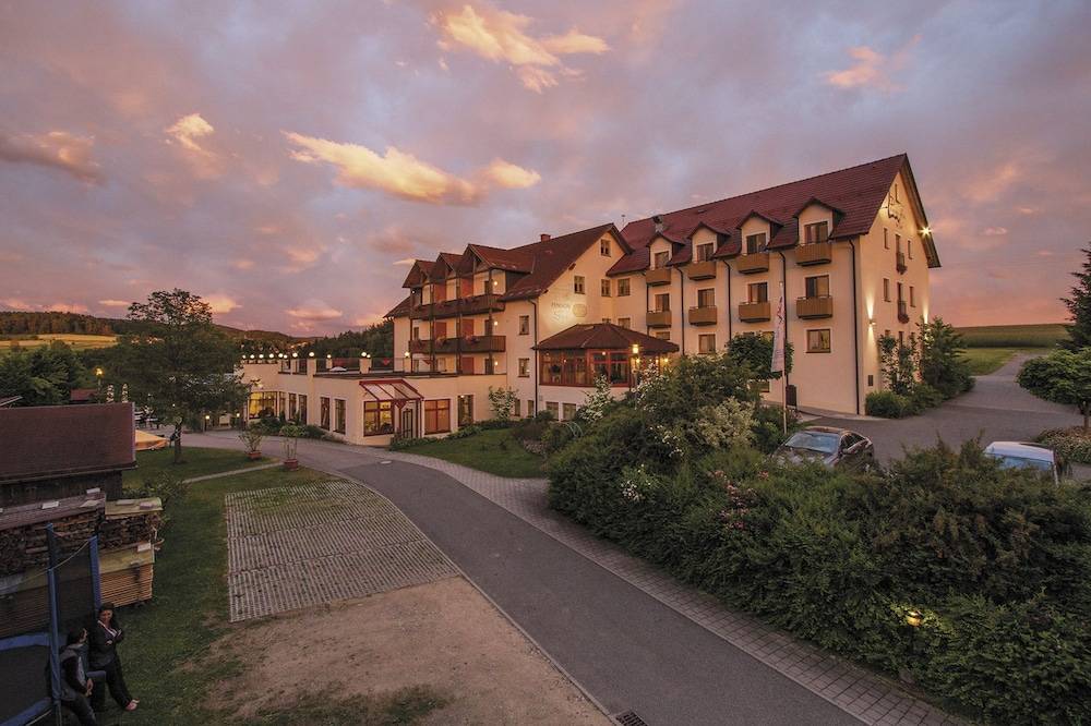 Panorama-Hotel am See 1