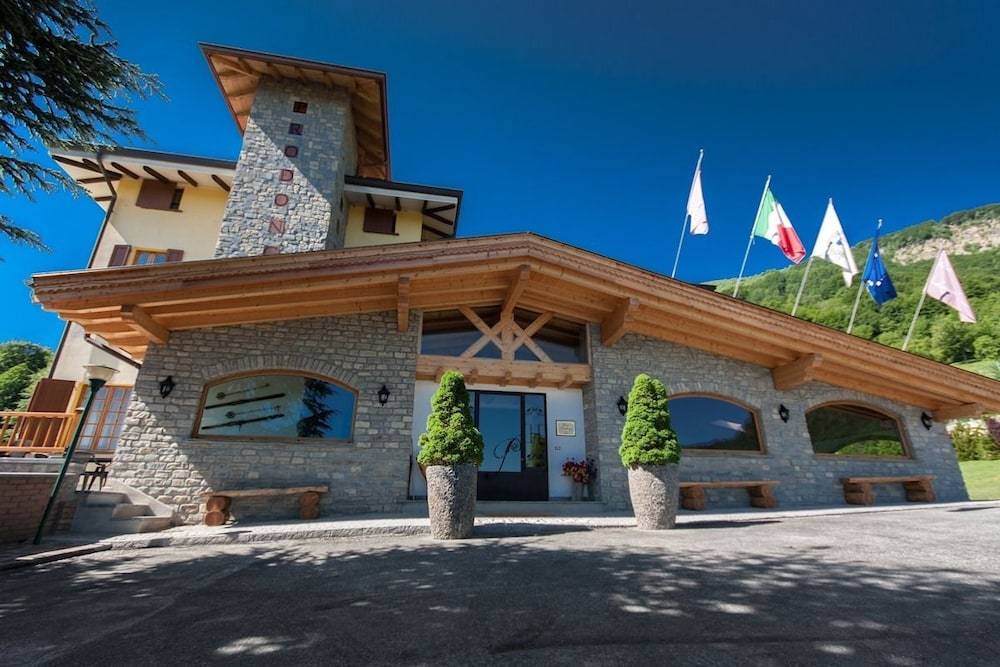 Sport Hotel Prodongo 1