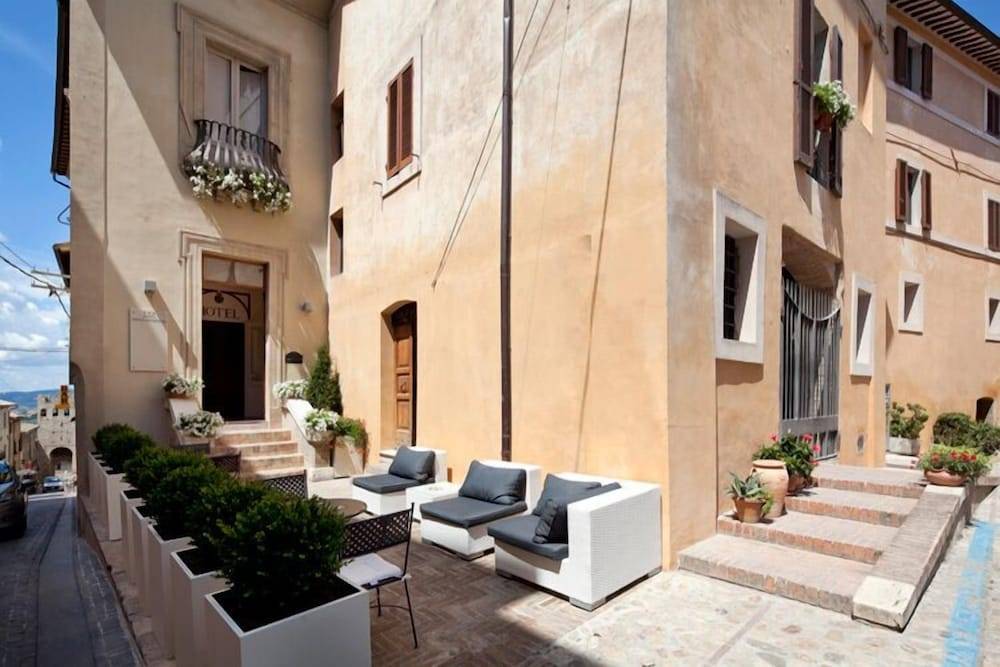 Hotel Degli Affreschi 1