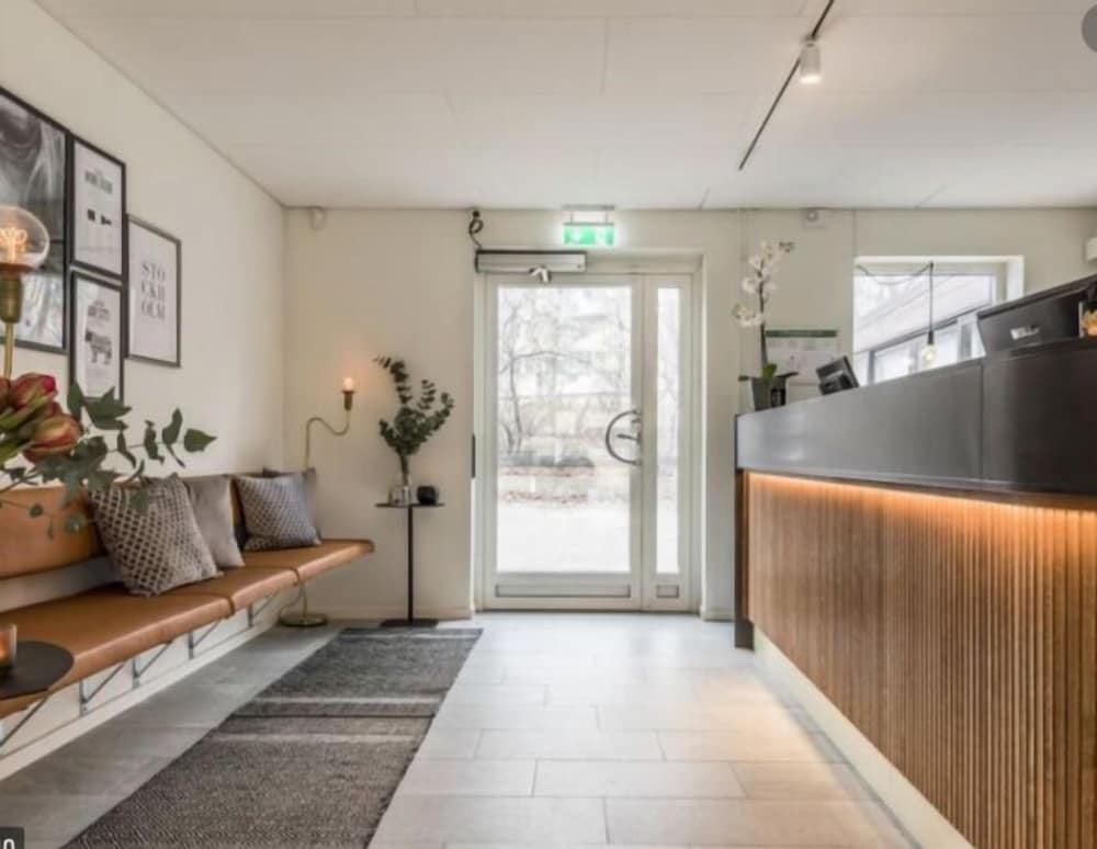 Avanti Apartment Hotel 1