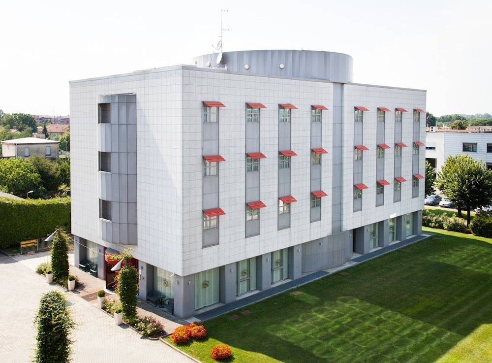 Hotel Senator 1
