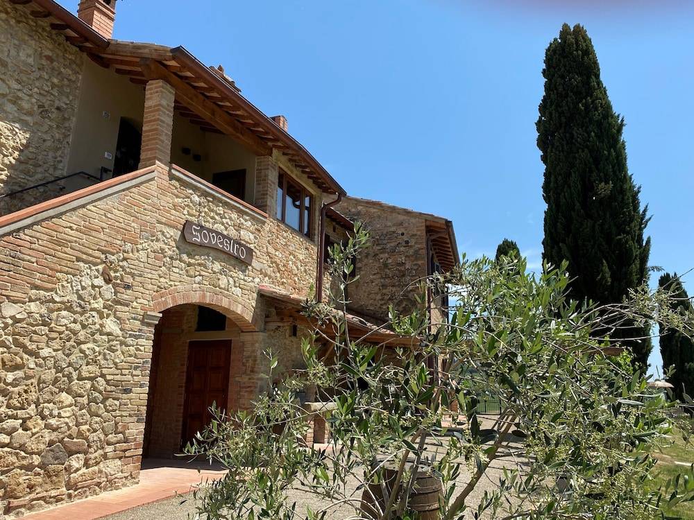 Tenuta Sovestro - Agriturismo e winery 1