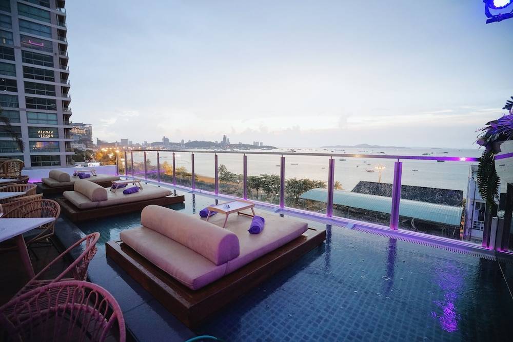 Pattaya Sea View Hotel - SHA Extra Plus 1